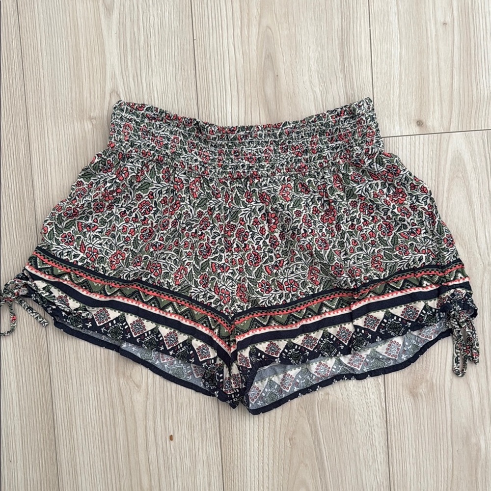 Hollister Flowy Floral Patterned Shorts